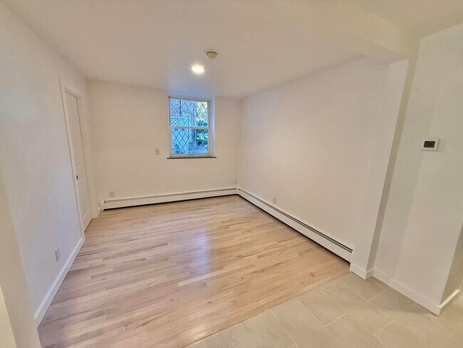 Foto del edificio - 7223 Shore Rd