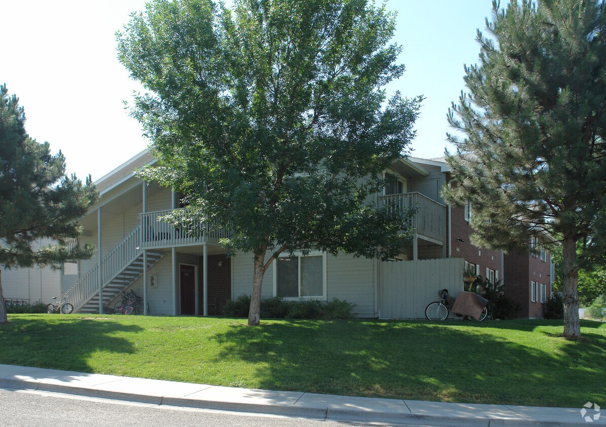 Foto del edificio - Stewart Avenue Apartments