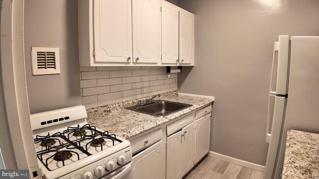 Foto del edificio - 1021 Arlington Blvd