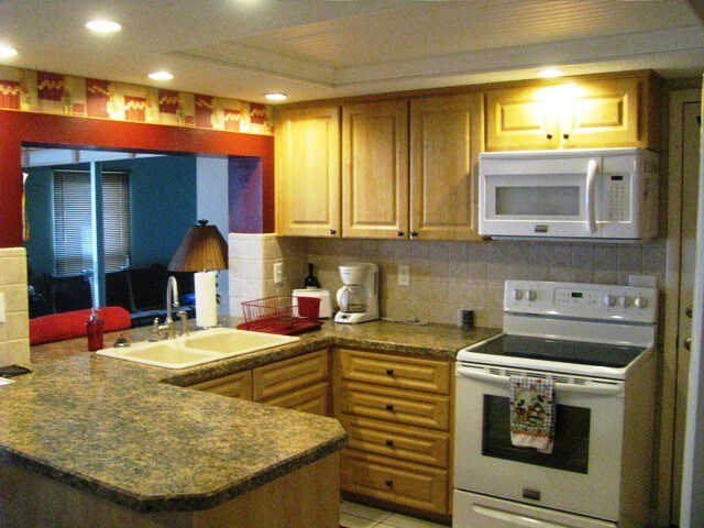 Building Photo - 8205 Edgemore Ln