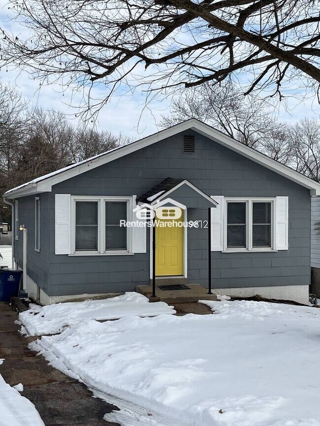 Building Photo - Four Bed Two Bath Home - Now Available