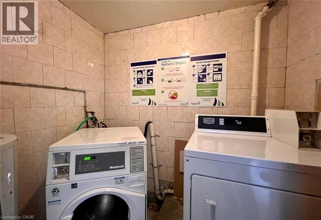 Building Photo - 426 Clarence St