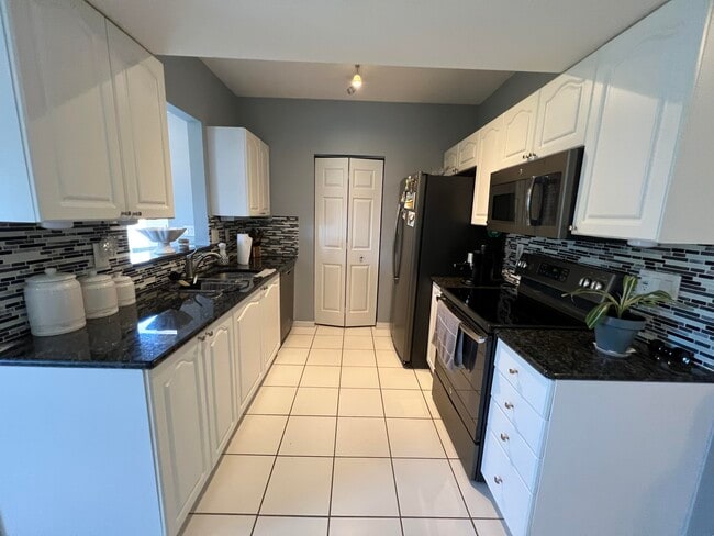 Building Photo - 1074  Via Jardin   Palm Beach Gardens Fl 3...