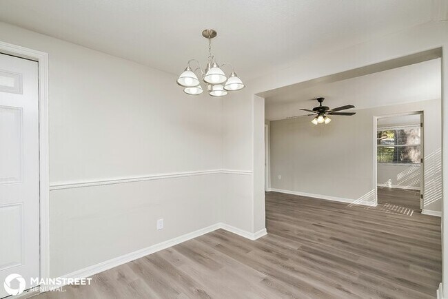 Building Photo - 6405 Hyperion Dr