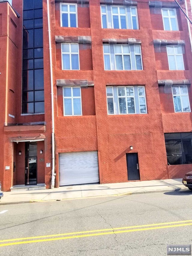 Foto del edificio - 308-310 Passaic Ave