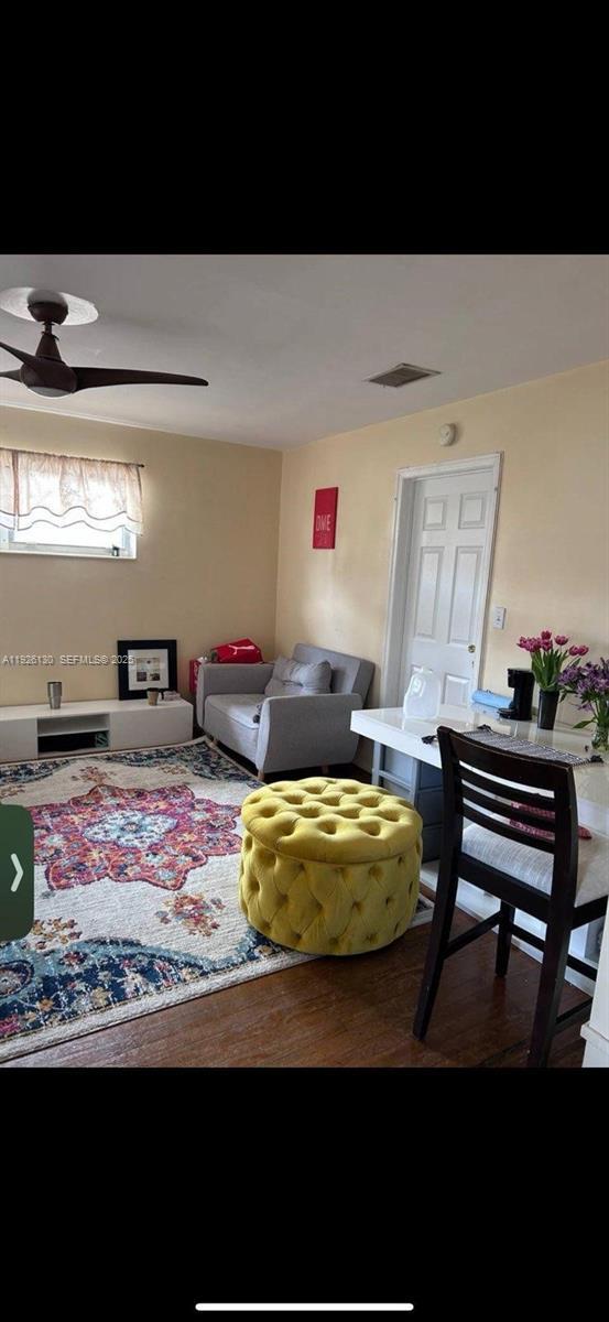 Foto del edificio - 1843 Wiley St