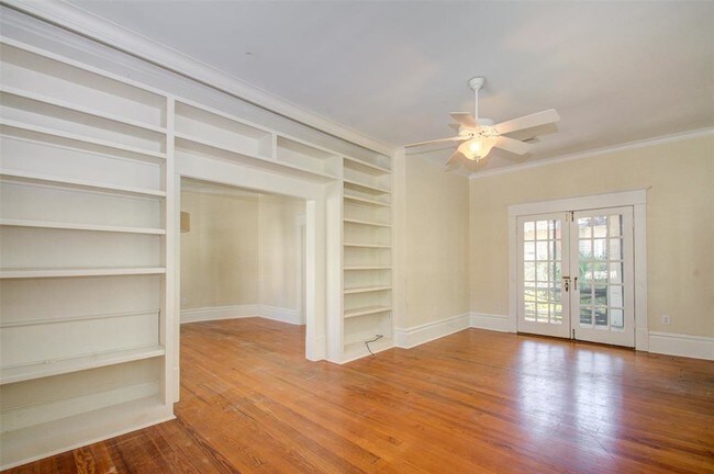 Building Photo - 1114 Cortlandt St
