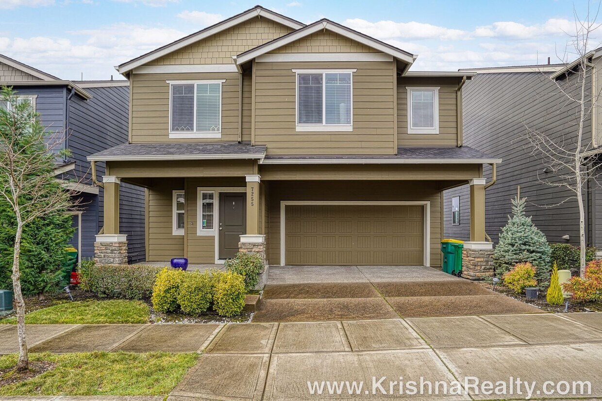 Foto principal - Beatufiul 6 Bedrm* 3.5 Bath Single Family ...
