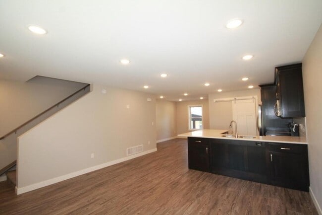 Building Photo - 109 N 10th St