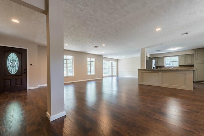 Foto del edificio - 630 Cherrybark Ln