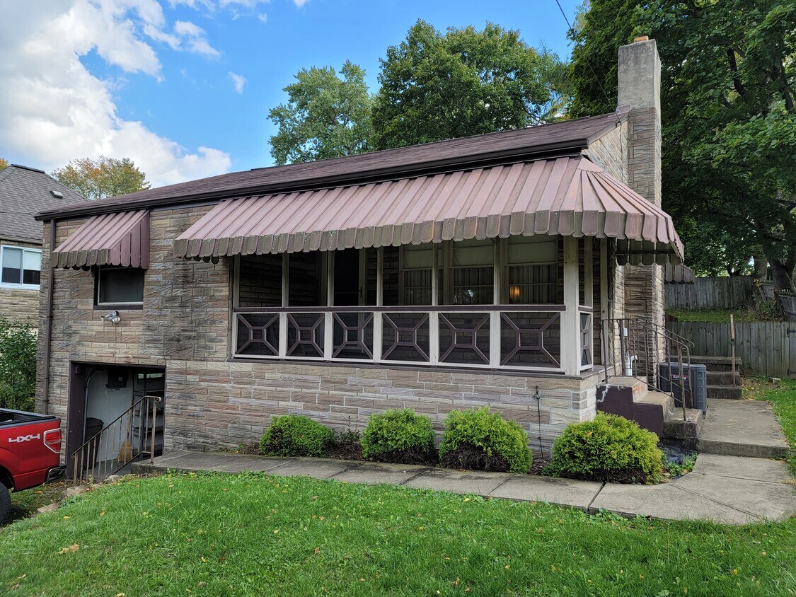 Foto principal - 1325 Ohioview Dr