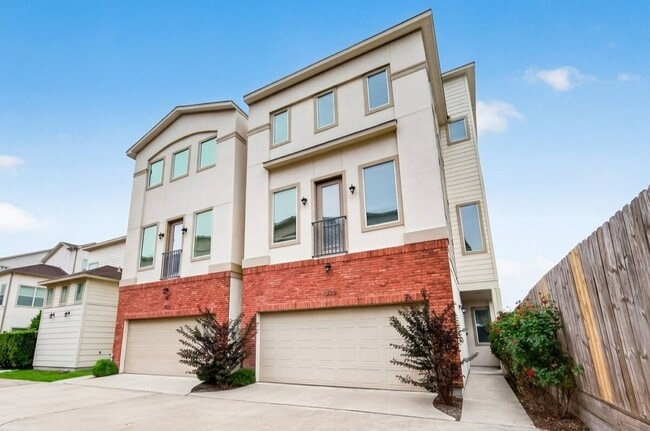 Foto del edificio - 1202 Cedarpost Tree Springs Pl