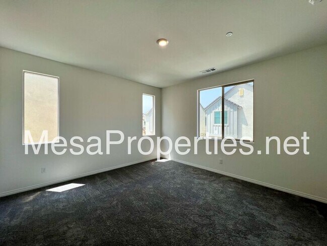 Building Photo - 16667 Snowdrop Ln.
