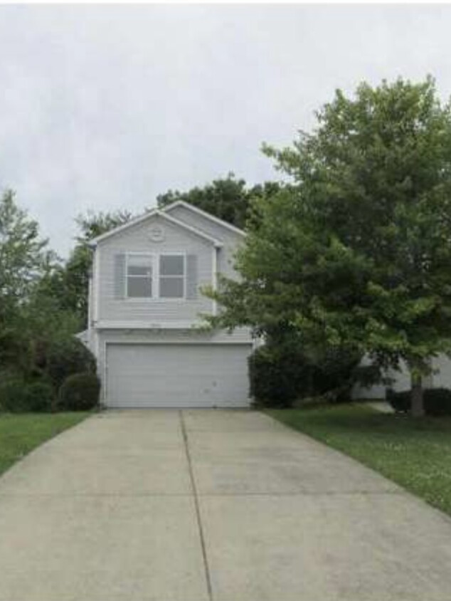 Street view front of house - 4840 Pembridge Dr