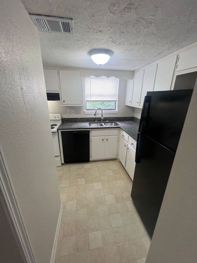 Building Photo - !!!WARNING: AVOID SCAMS CONFIRM RENTAL AT ...