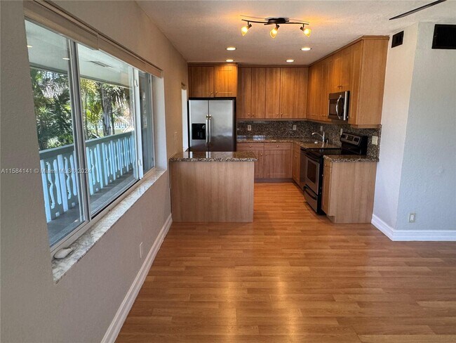 Foto del edificio - 1423 Holly Heights Dr