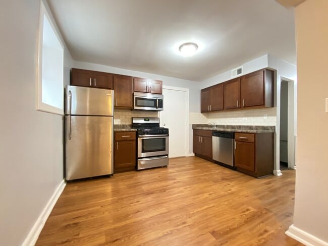 4408 Hazel 2 bedroom - 901 W Agatite Ave