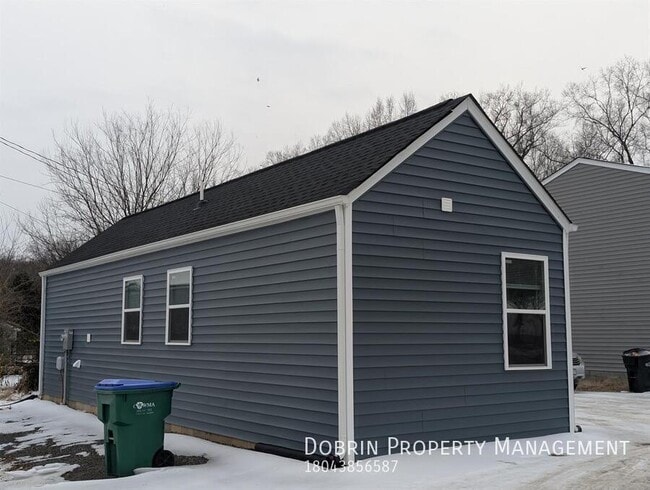 Building Photo - 1401 Carter St