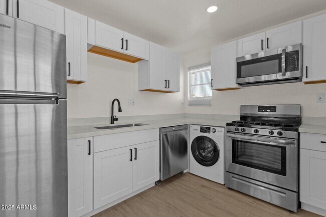 Foto del edificio - 325 N 18th Dr