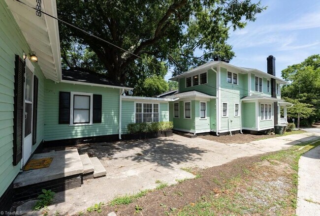 Foto del edificio - 208 Leftwich St