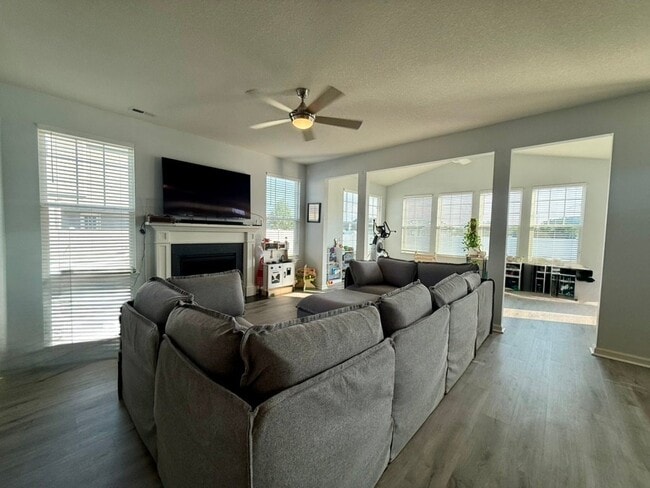 Building Photo - 937 Arrowleaf Way