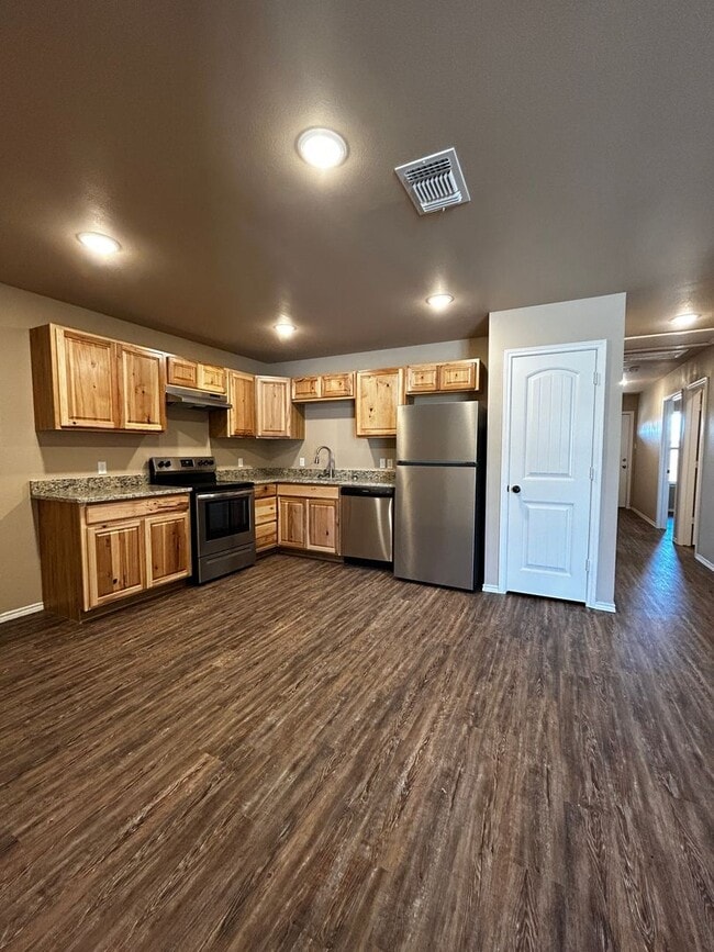 Building Photo - Newly built  3/2/1