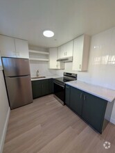 Building Photo - 318 3rd Ln