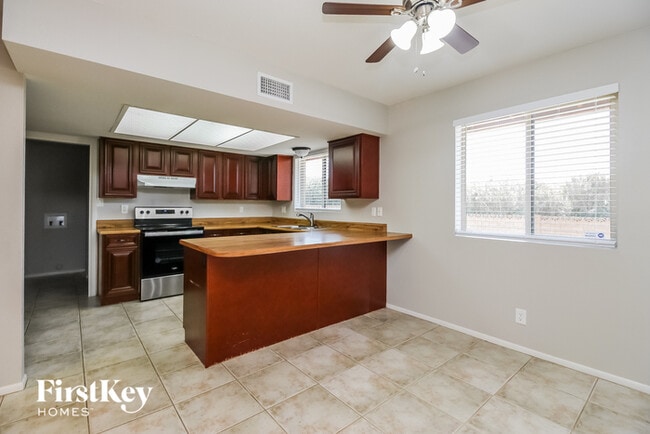 Foto del edificio - 1416 N 61st St