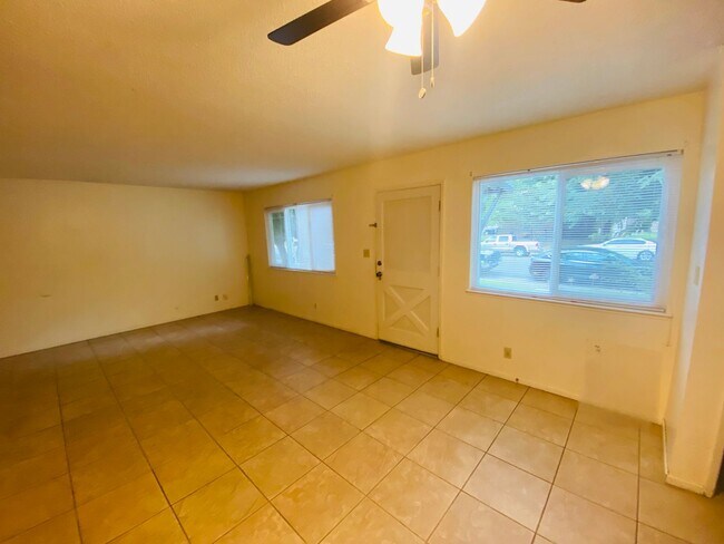Building Photo - Cozy Condo in Folsom Estates