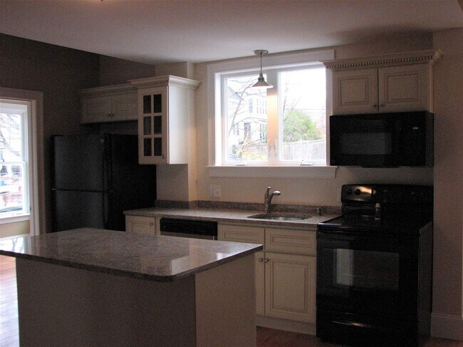 Foto del edificio - 270 Richards Ave