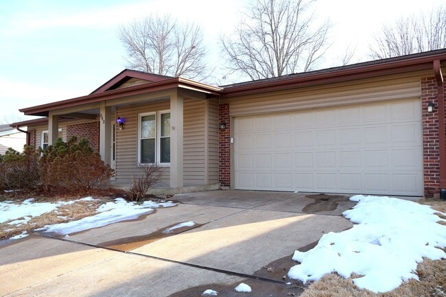 Building Photo - Charming 3-Bed, 2-Bath Home with 2 Car Garage & Covered Patio