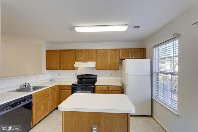 Building Photo - 1513 Danewood Ct