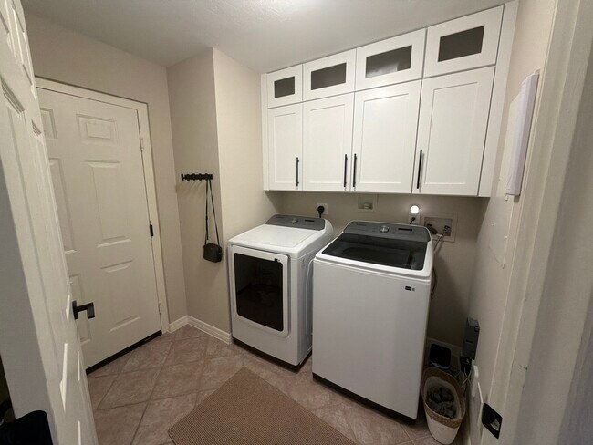 Foto del edificio - 15161 Royal Windsor Ln