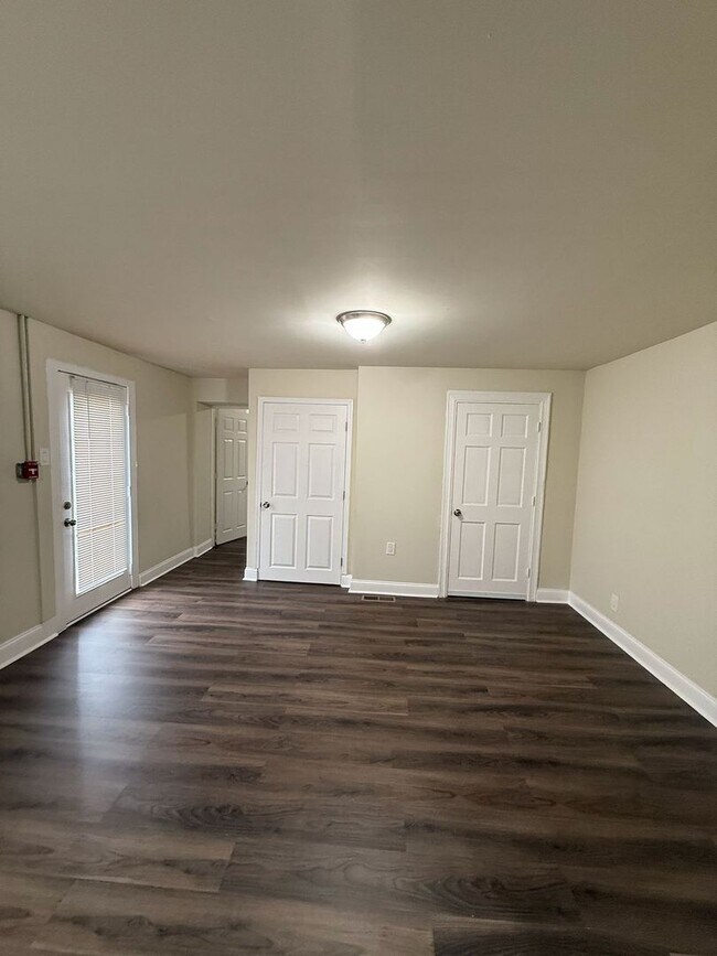 Foto del edificio - BRAND NEW 1 BED 1 BATH APARTMENT FOR RENT.