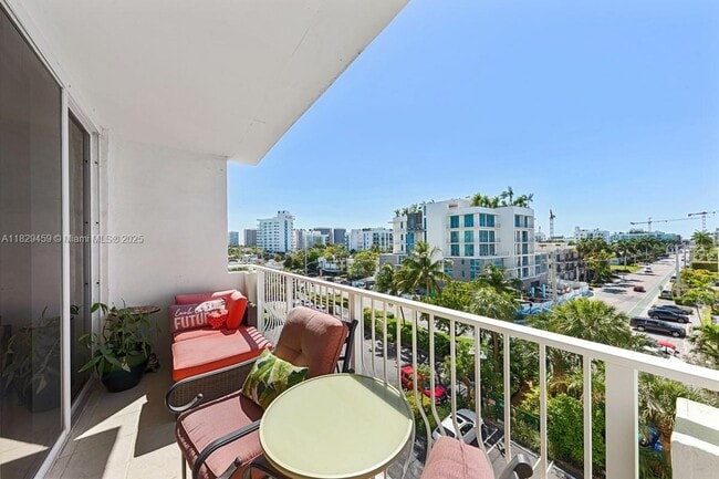 Building Photo - 10350 W Bay Harbor Dr