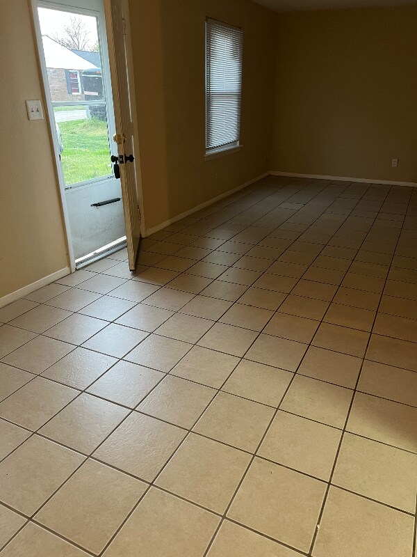 Foto del edificio - 7952 Thompson Rd