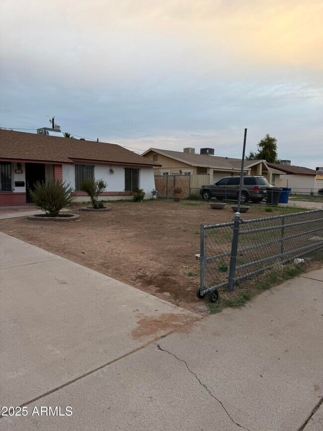 Foto del edificio - 1516 W Pueblo Ave