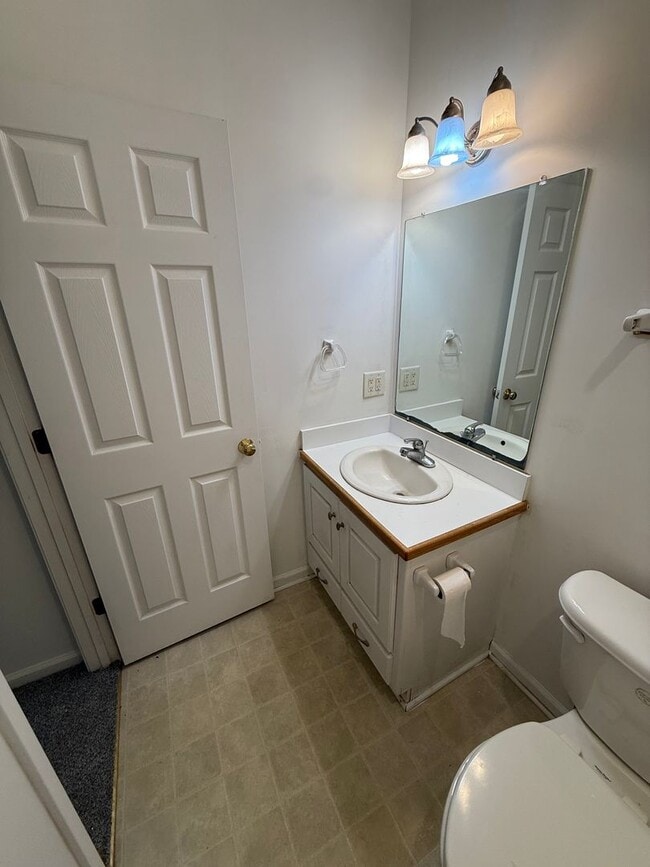 Building Photo - Stoneridge Ln 1218 - Maayah Z