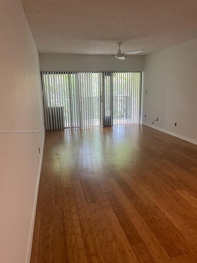 Building Photo - 1 bedroom in Holllywood FL 33023