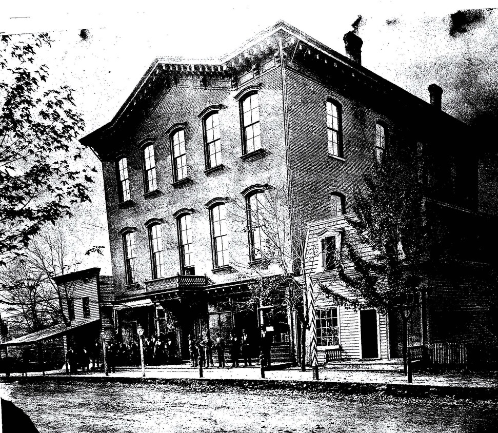 Primary Photo - 401 Main Street