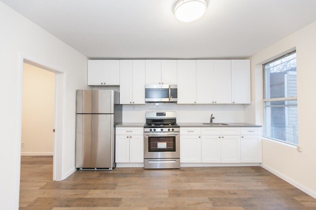 Building Photo - 83 Calyer Street