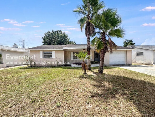 Building Photo - 5912 Della Dr