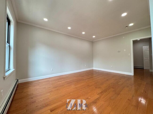 Foto del edificio - 1 bedroom in BROOKLYN NY 11213