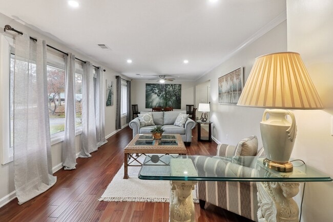 Foto del edificio - 2650 Colonial Dr