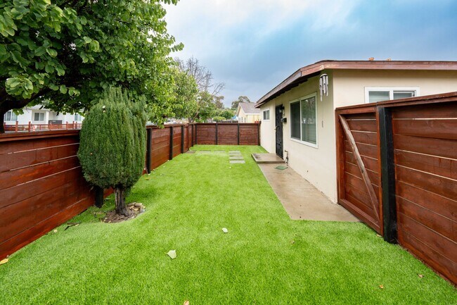 Foto del edificio - Beautiful newly renovated home available n...