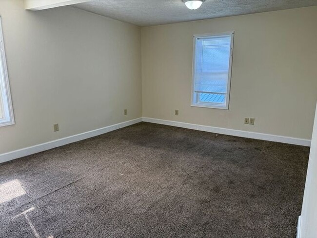 Building Photo - 2 Bedroom Home on the Southside