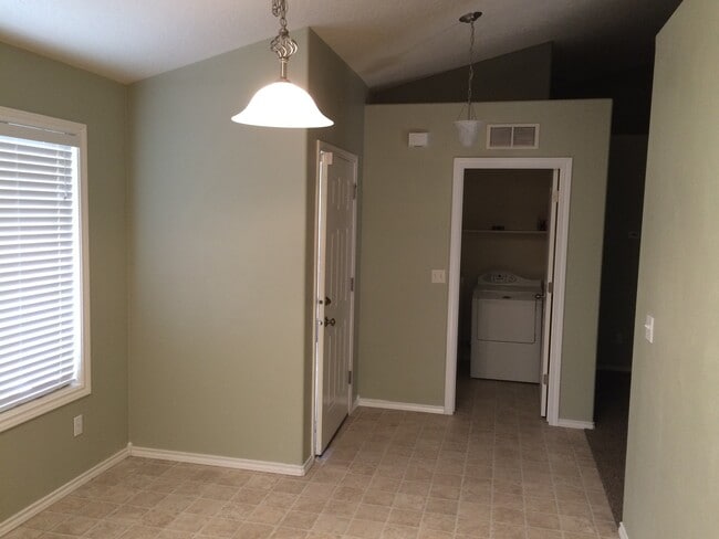 Building Photo - Wonderful Meridian Home