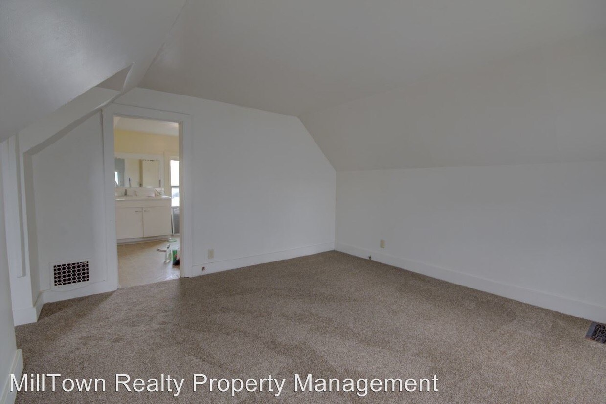 Foto principal - 1540 W 3rd St