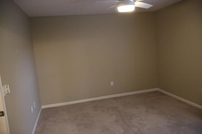 Foto del edificio - 6215 Prairiefire Ave