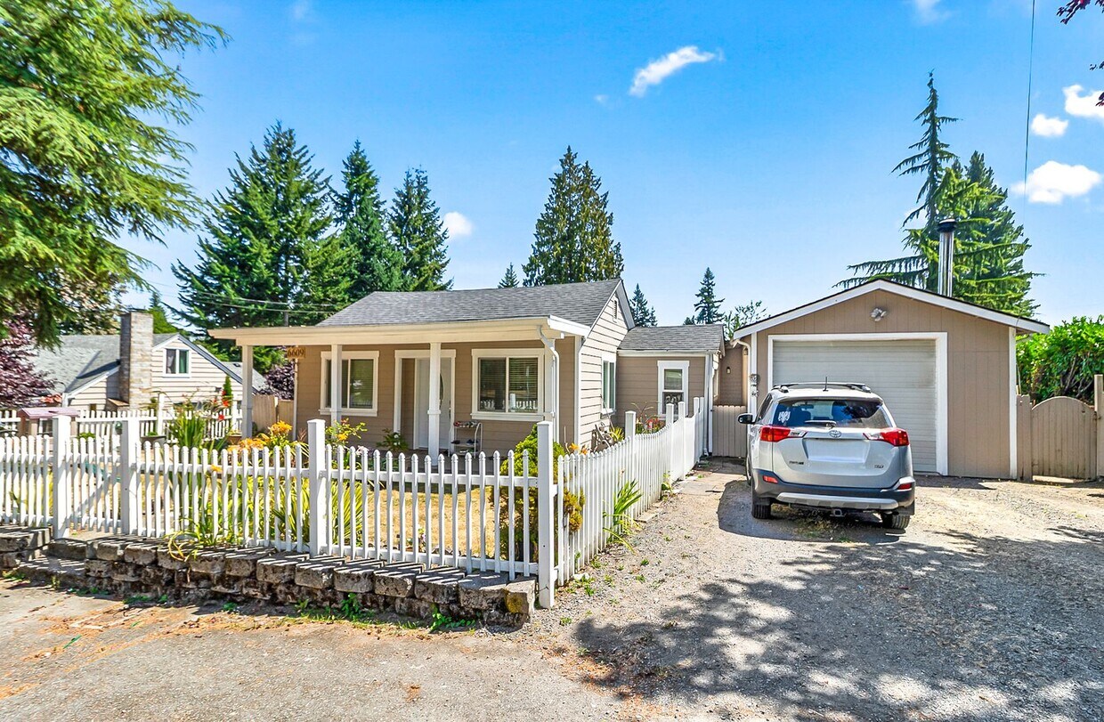 Foto principal - Everett MIL for rent!